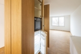 _7XL9954 - Moder­ne, licht­durch­flu­te­te 2‑Zi.-Wohnung mit EBK