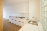 _7XL9945 - Moder­ne, licht­durch­flu­te­te 2‑Zi.-Wohnung mit EBK