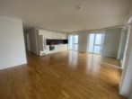 Bild - Schö­ne, hel­le 4.Zi.Whg mit gro­ßem Bal­kon, inkl.EBK, 2x Bäder, 1x TG-Stellplatz