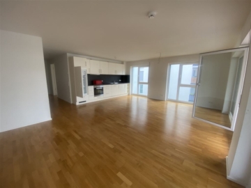 Schö­ne, hel­le 4.Zi.Whg mit gro­ßem Bal­kon, inkl.EBK, 2x Bäder, 1x TG-Stellplatz, 70469 Stuttgart, Etagenwohnung