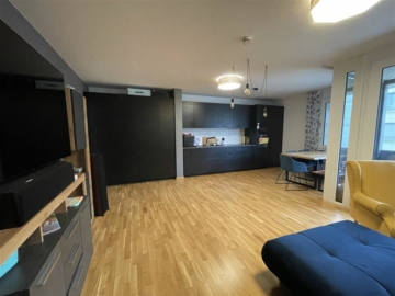 Moder­ne, hel­le 3‑Zim­mer-Woh­nung mit gemüt­li­cher Loggia, 81829 München, Etagenwohnung