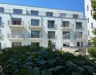 Aussen Ostseite - Moder­ne, groß­zü­gi­ge 2- Zim­mer Woh­nung in Aubing mit Ein­bau­kü­che und Balkon
