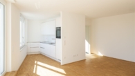 109_Küche+Wohnraum - Hel­le 2‑Zimmerwohnung mit groß­zü­gi­ger Dachterrasse