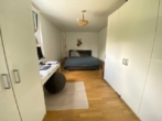 Schlafzimmer - Moder­ne 4‑Zimmer Woh­nung mit fan­tas­ti­schem Ausblick