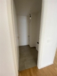 Bild - Hel­le 3.Zi.EG Whg, inkl.EBK,Gäste WC, Ter­ras­se, Abstell­raum, 1xTG-Stellplatz