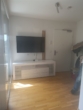 Wohnzimmer / Eingangstüre - Schöne 2‑Zi.-Whg. mit großem Balkon nah an den Riemarcaden u. direkter Anbindung zu U2 inkl. Stellplatz Küche soll abgelöst werden