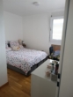 Schlafzimmer - Schö­ne 2‑Zi.-Whg. mit gro­ßem Bal­kon nah an den Rie­m­ar­ca­den u. direk­ter Anbin­dung zu U2 inkl. Stell­platz Küche soll abge­löst werden