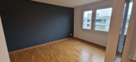 Wohnzimmer - Schö­ne 2‑Zi.-Whg. mit gro­ßem Bal­kon nah an den Rie­m­ar­ca­den u. direk­ter Anbin­dung zu U2