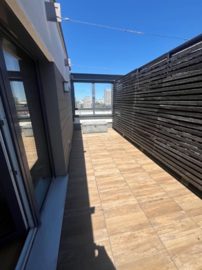 Moder­ne 4‑Zim­mer-Woh­nung Nahe Don­ners­ber­ger­brü­cke mit gemüt­li­cher Loggia, 80339 München, Etagenwohnung