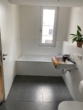 Masterbad_II - Moder­ne 3‑Zimmer Woh­nung mit Ein­bau­kü­che und Balkon