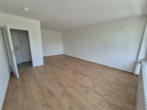 Wohnbereich_III - Groß­zü­gi­ge 1‑Zimmer Woh­nung mit Bal­kon — Erst­be­zug nach Sanierung