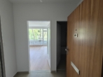 Eingang_I - Groß­zü­gi­ge 1‑Zimmer Woh­nung mit Bal­kon — Erst­be­zug nach Sanierung
