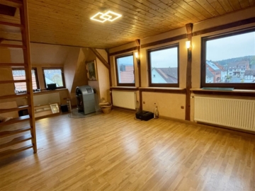 Gro­ßes, gepfleg­tes Haus mit zwei sepa­ra­ten Woh­nun­gen in Wesertal!, 34399 Wesertal, Zweifamilienhaus