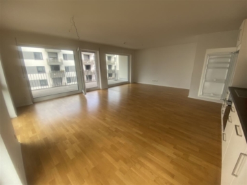 Schö­ne, hel­le, 4.Zi.Whg mit zwei Bädern, Abstell­raum, gro­ßem Bal­kon, EBK, Kellerraum, 70469 Stuttgart, Etagenwohnung