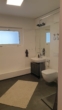 Badezimmer - Hel­le Woh­nung in guter Lage