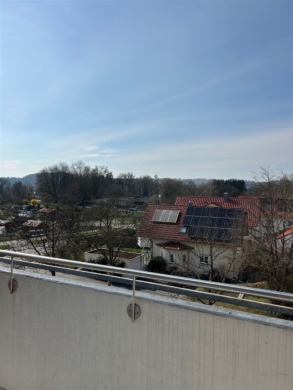 3‑Zim­mer-Woh­nung mit Bal­kon und sepa­ra­tem Tief­ga­ra­gen­stell­platz in Wein­gar­ten zur&nbsp;Miete, 88250 Weingarten , Württ, Etagenwohnung