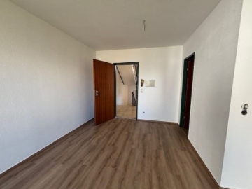 *schö­ne 1‑Zimmer Woh­nung mit Bal­kon in Wein­gar­ten zu vermieten!*, 88250 Weingarten , Württ, Etagenwohnung